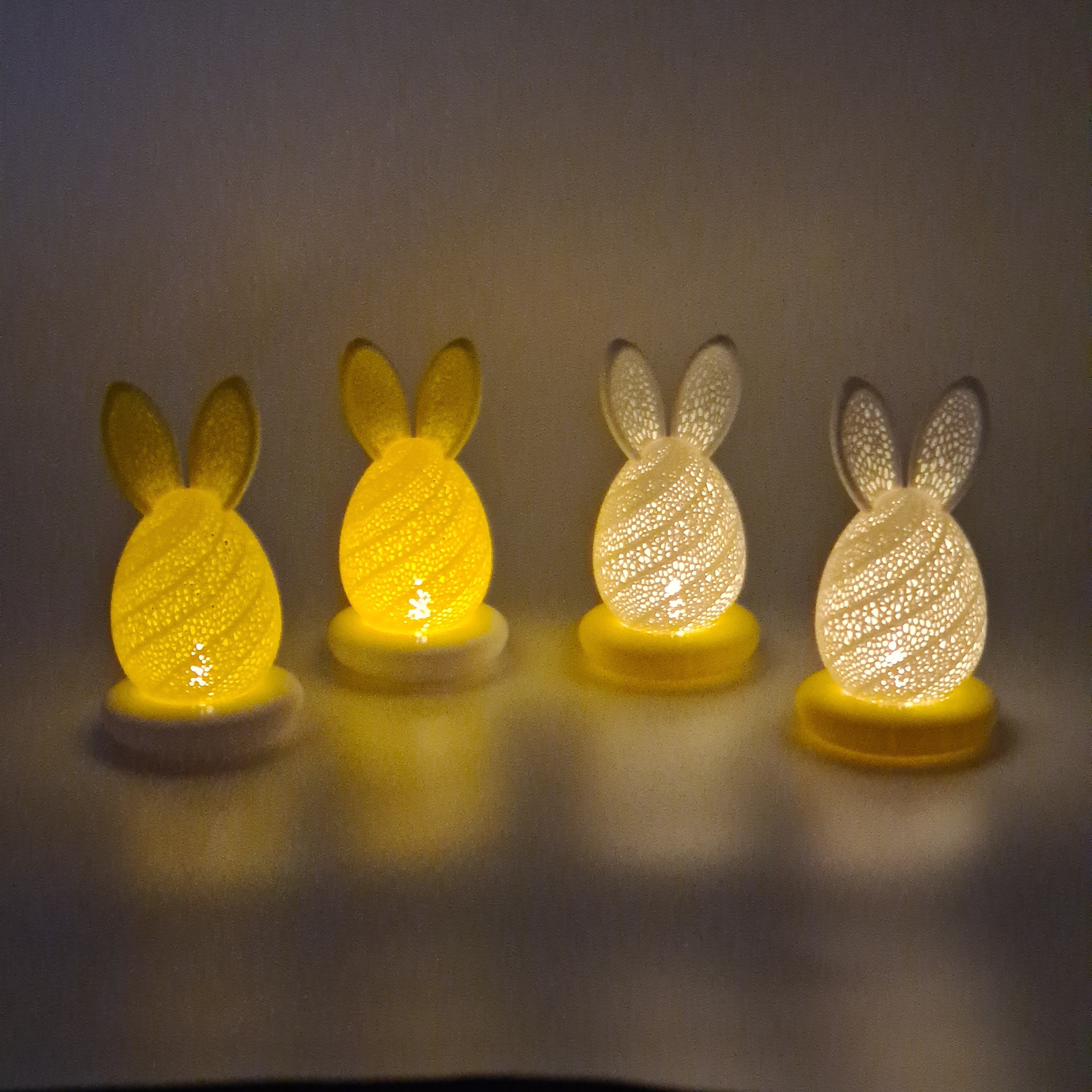 Lysende påskeæg med ører