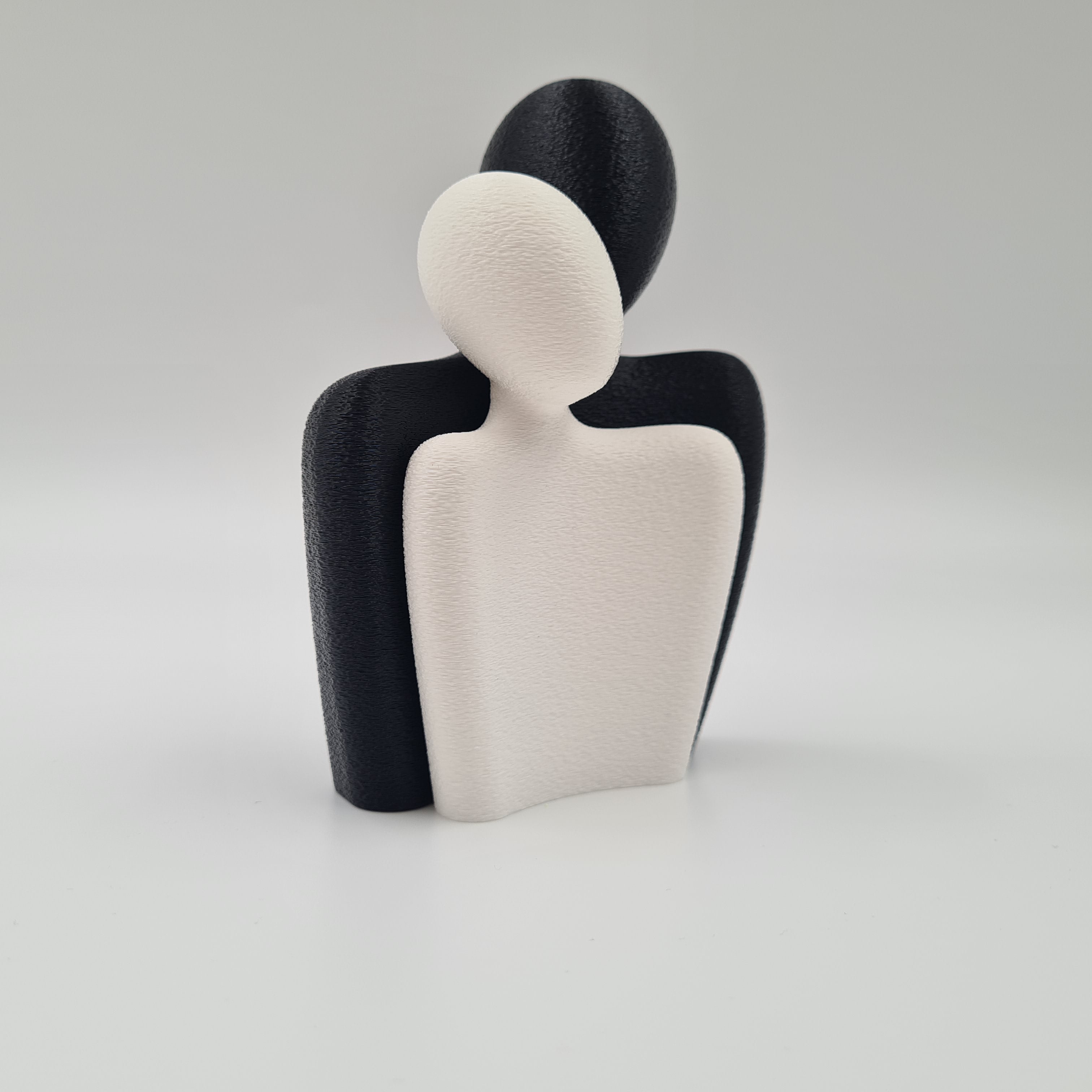 Moderne Par Statue