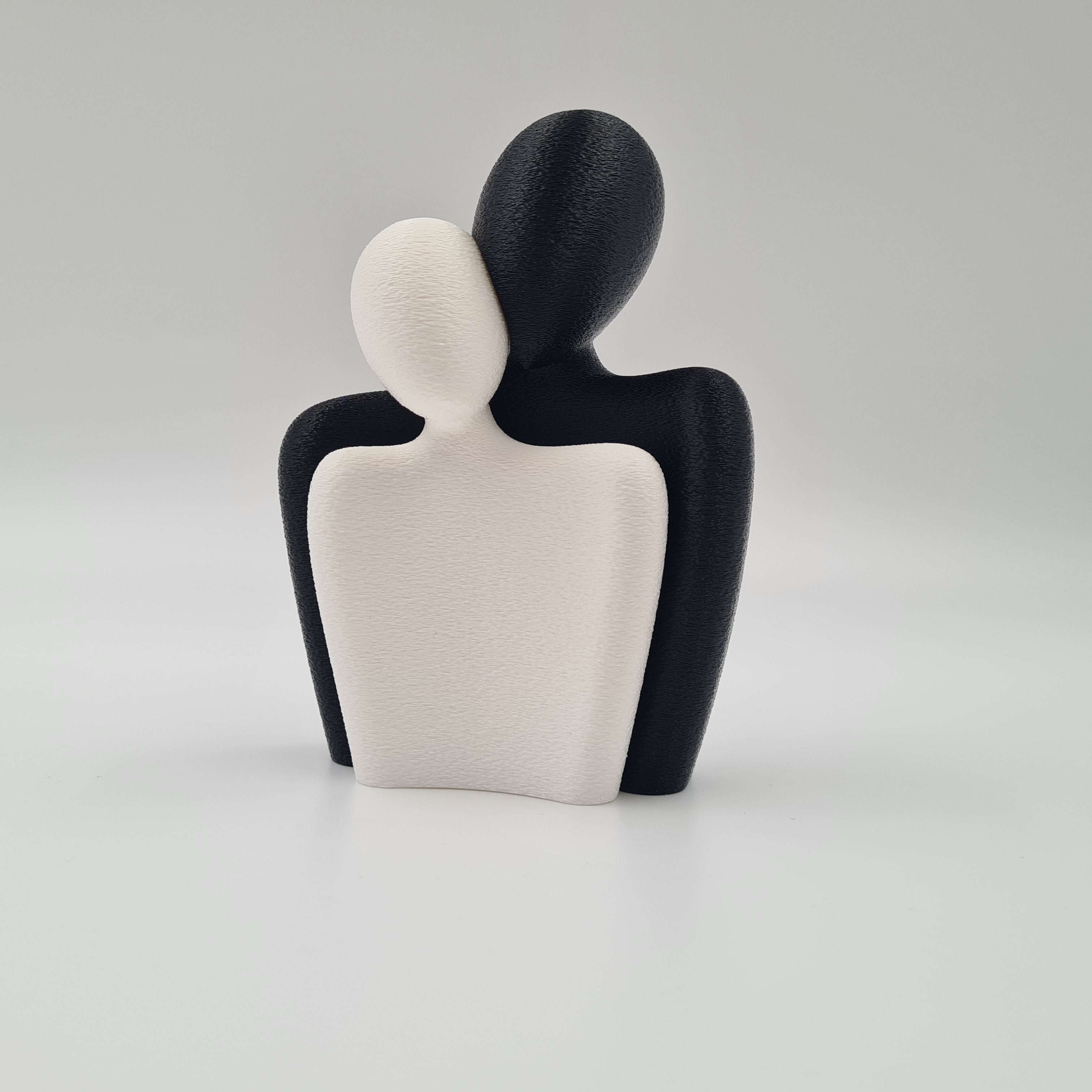 Moderne Par Statue